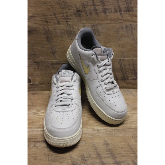 Nike Air Force 1‎ '07 LX men's bone grey vanilla low top lace up sneakers 10.5 - Picture 1 of 16